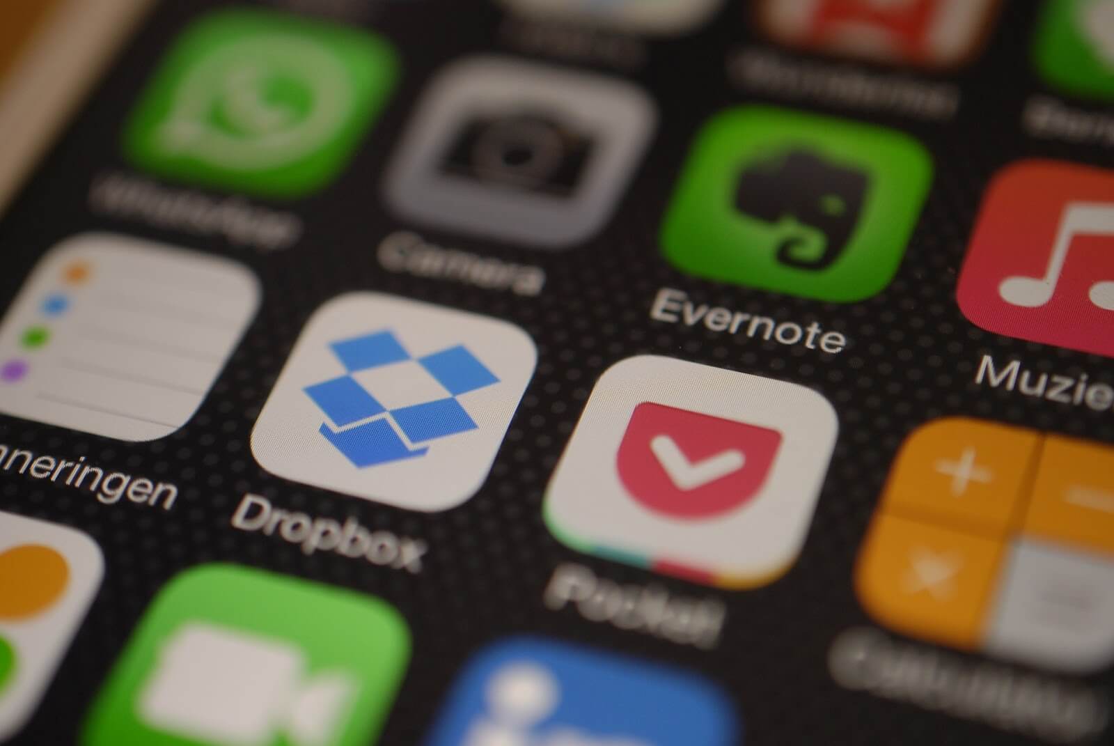 Dropbox لا يتزامن