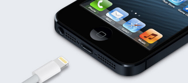 فحص كبل USB لتجنب إفراغ مساحة تخزين iPhone الداخلية