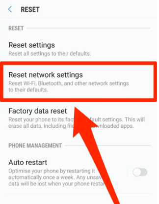 إعادة تعيين إعدادات الشبكة لإصلاح التطبيق لن يتم حذفه على iPhone